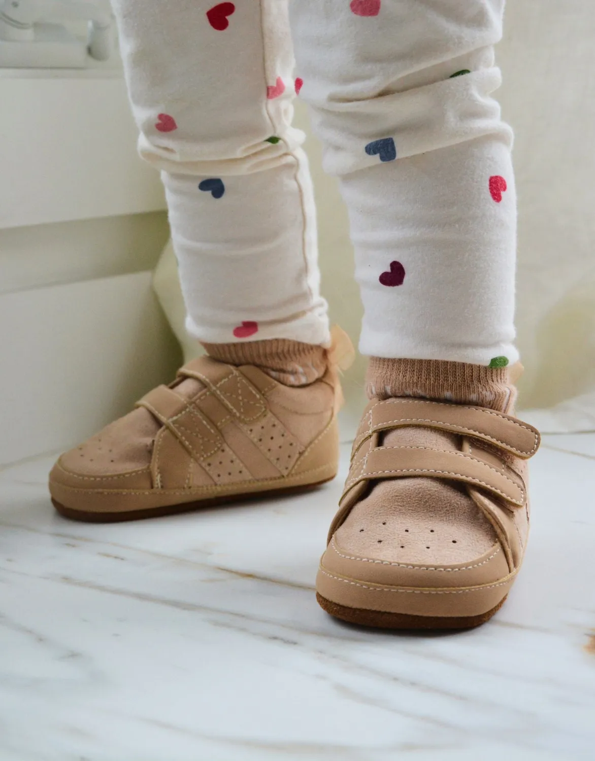 Robeez First Kicks Neil baskets bébé