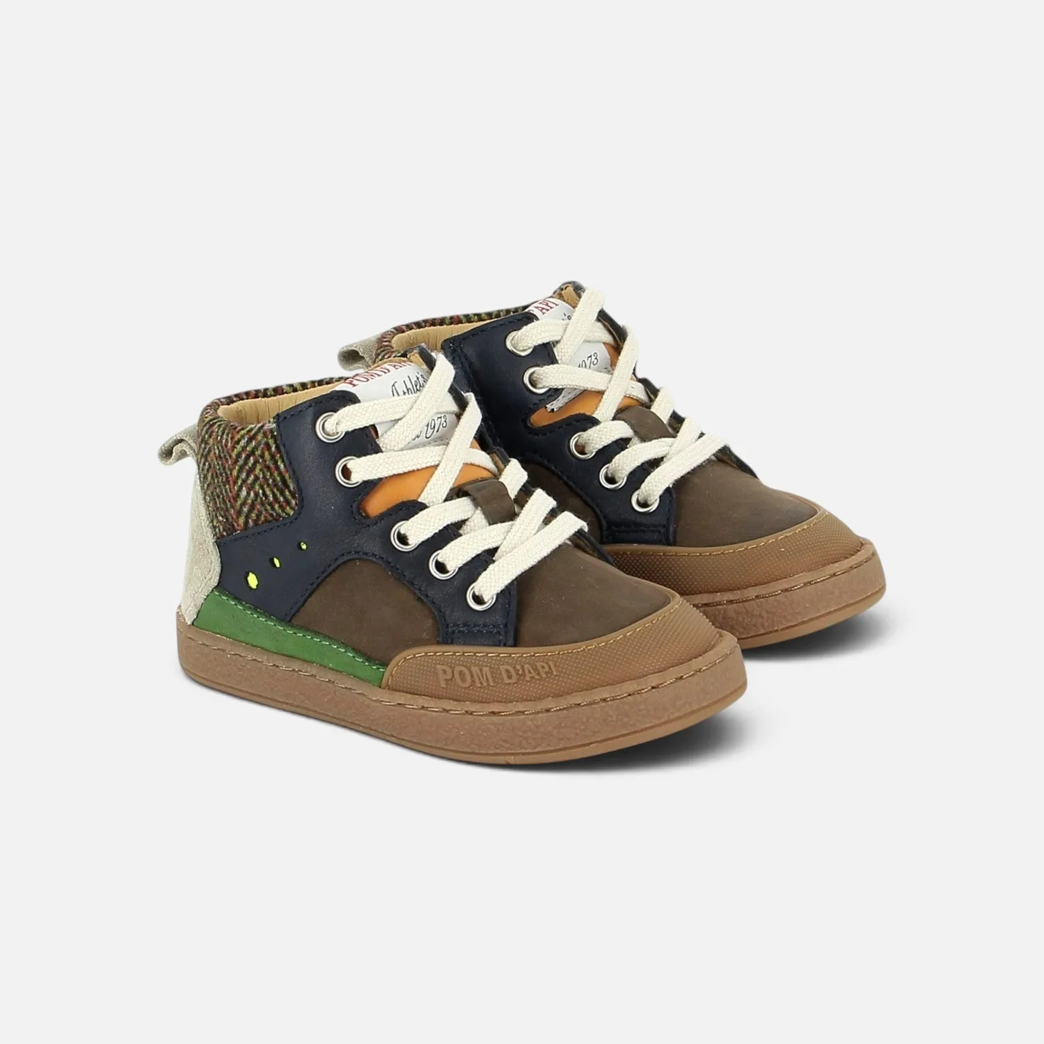 10is Athlet’s Mousse Bump baskets en cuir
