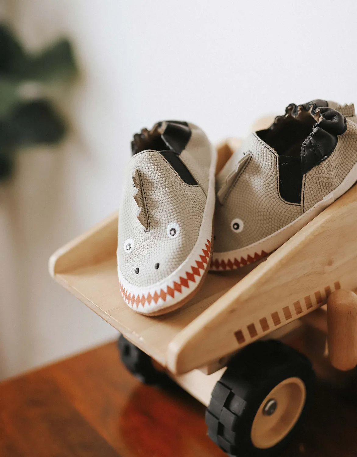 ROBEEZ Dino Dan Soft Soles chaussures bébé dinosaure