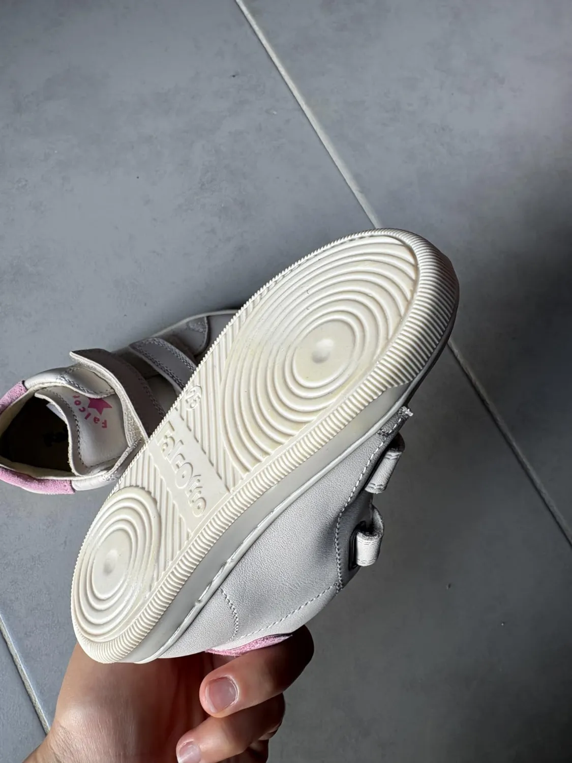 Falcotto baskets cuir suède cœurs velcro bébé