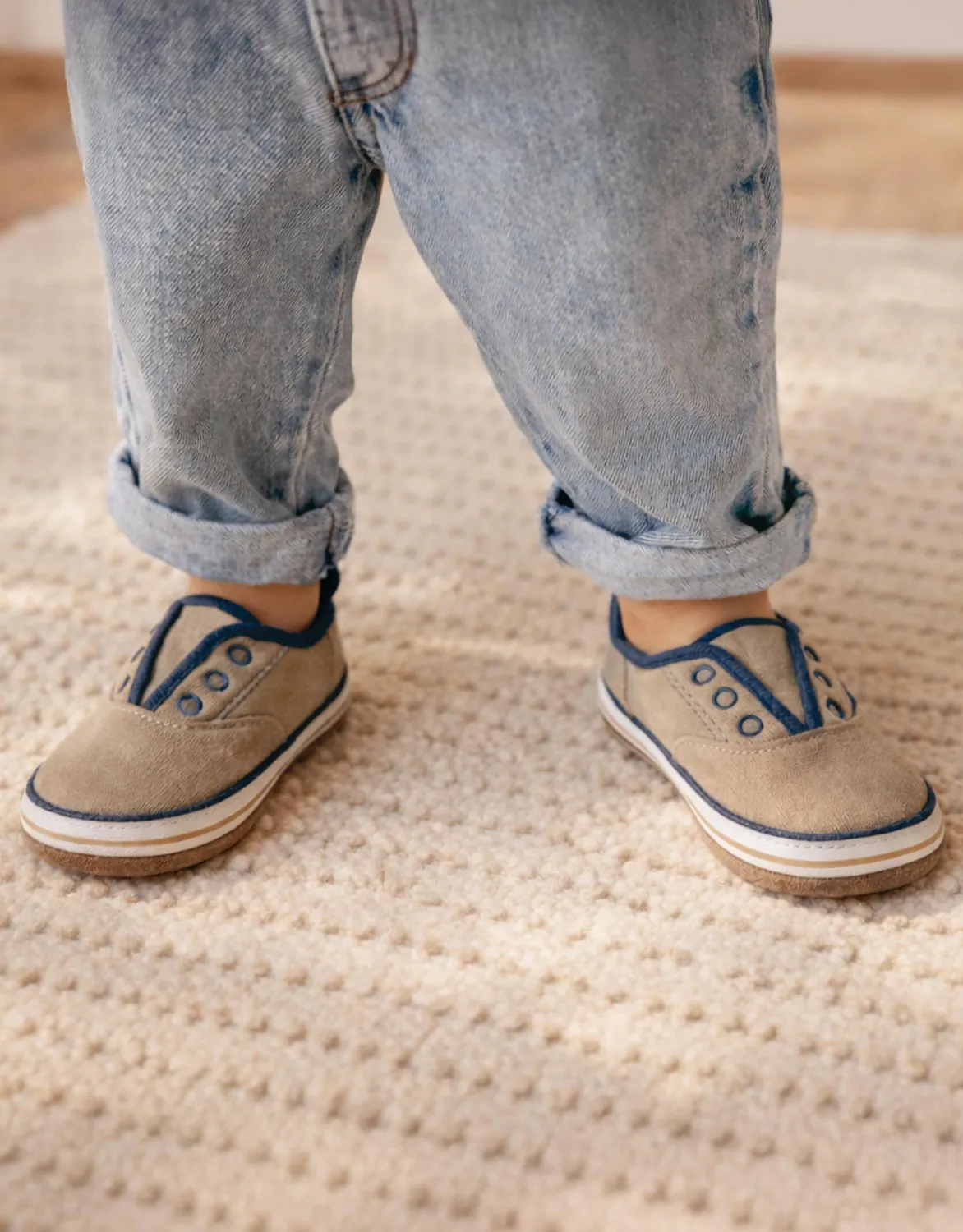 Robeez First Kicks Calder baskets bébé taupe slip-on