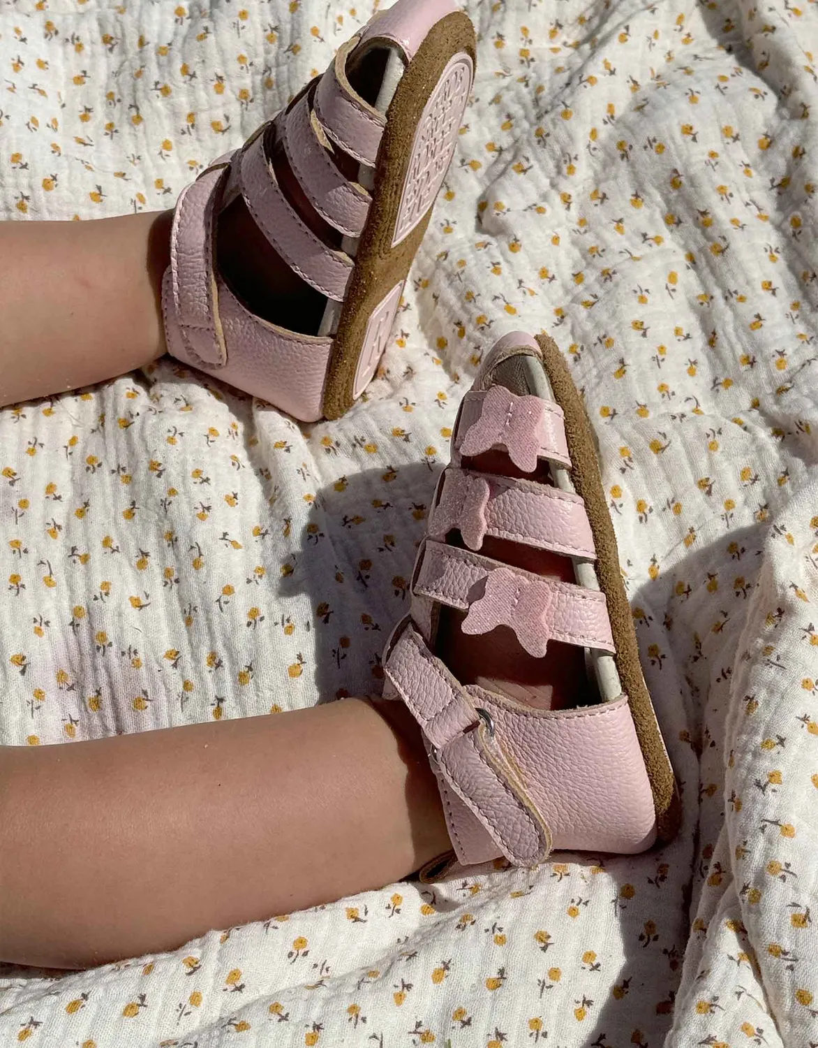 Robeez Mariposa First Kicks sandales premiers pas rose clair cuir
